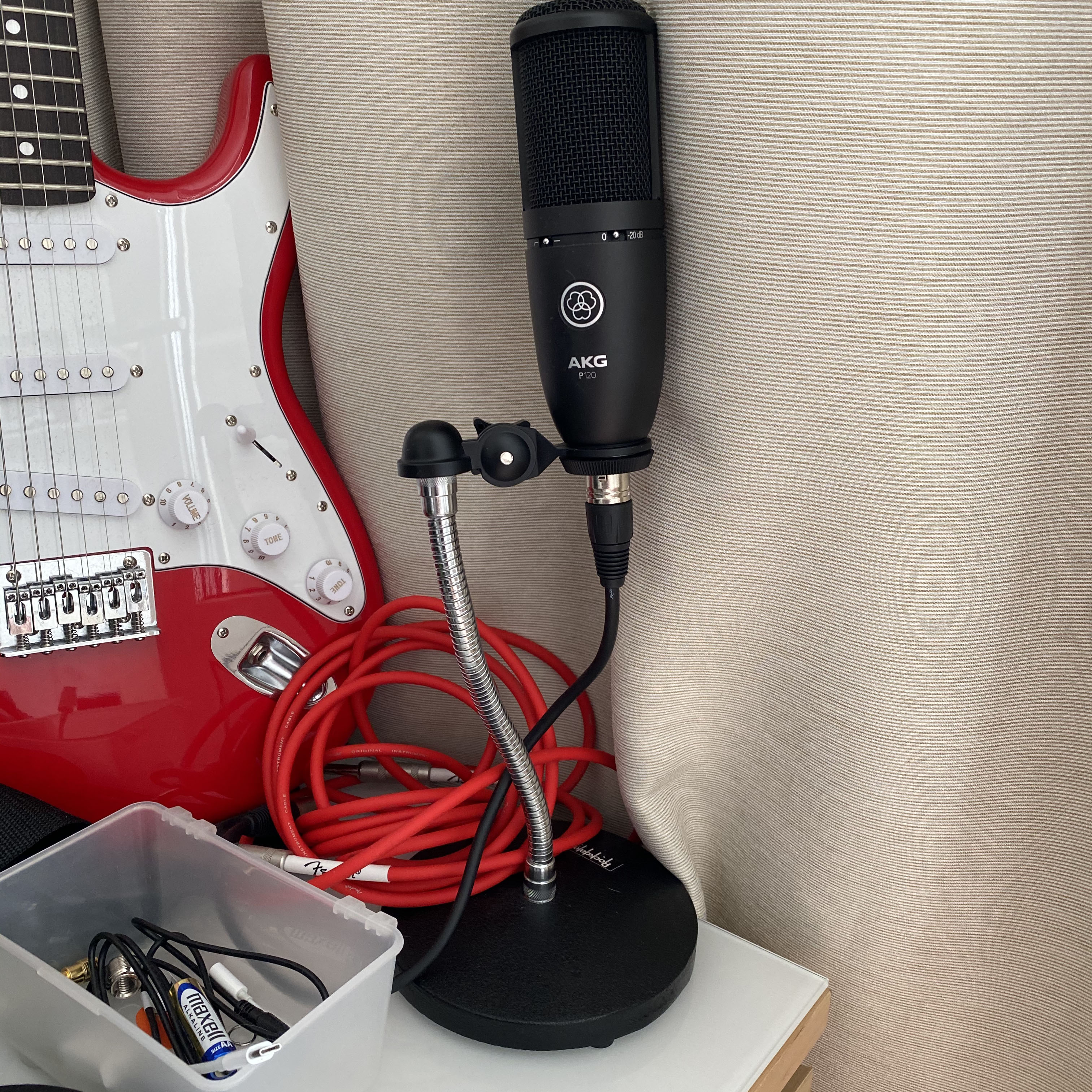 Домашний микрофон Akg P120